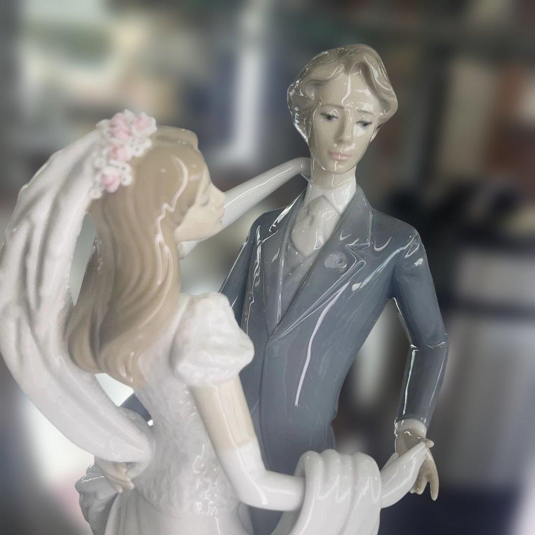 新郎新婦 陶器フィギュア 新郎胸花が破損
