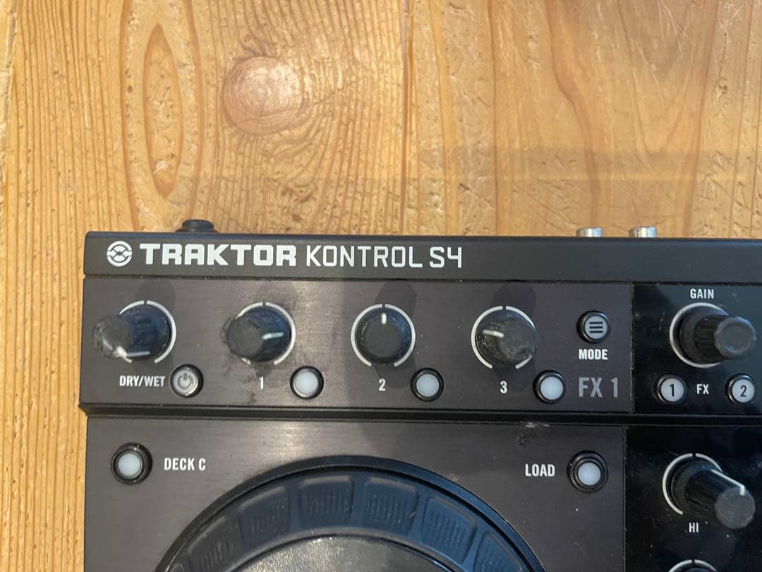 Traktor Kontrol S4 DJコントローラー