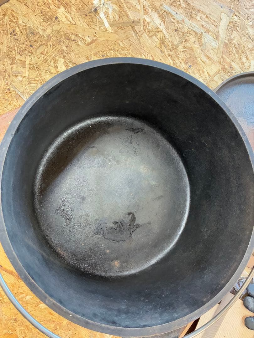 Coleman ダッチオーブンとスタンドセット