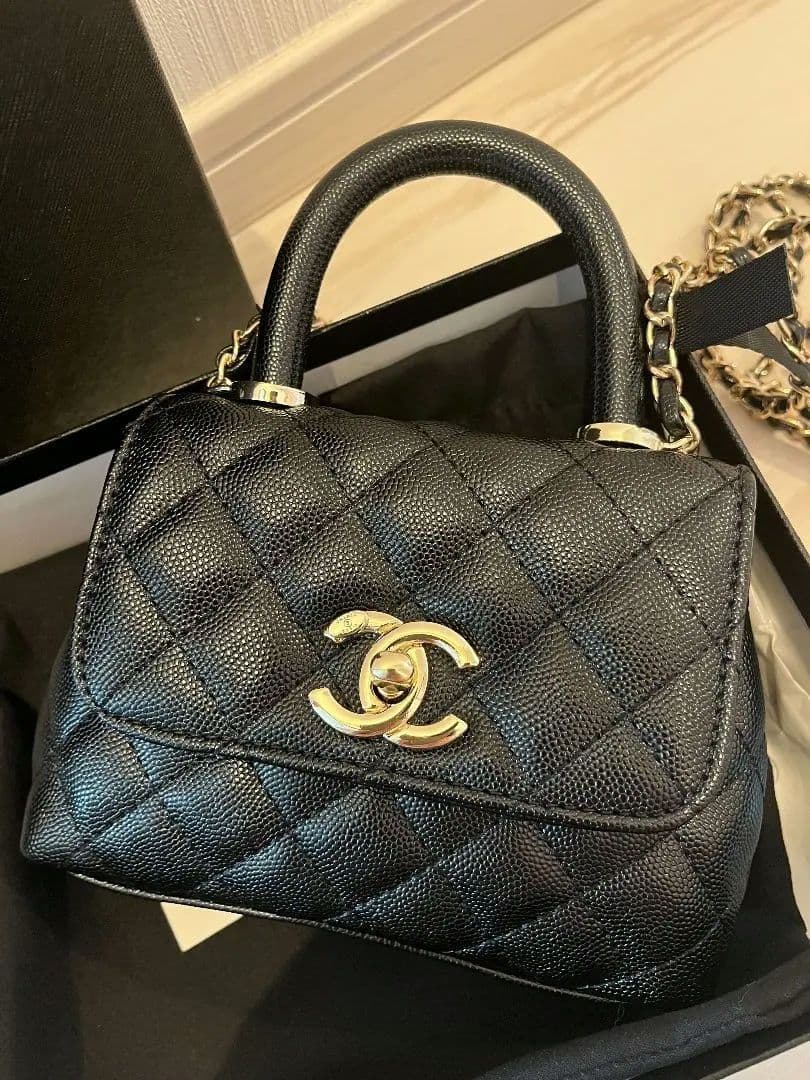 CHANEL ノベルティ　ココハンドル　チェーンショルダーバッグ