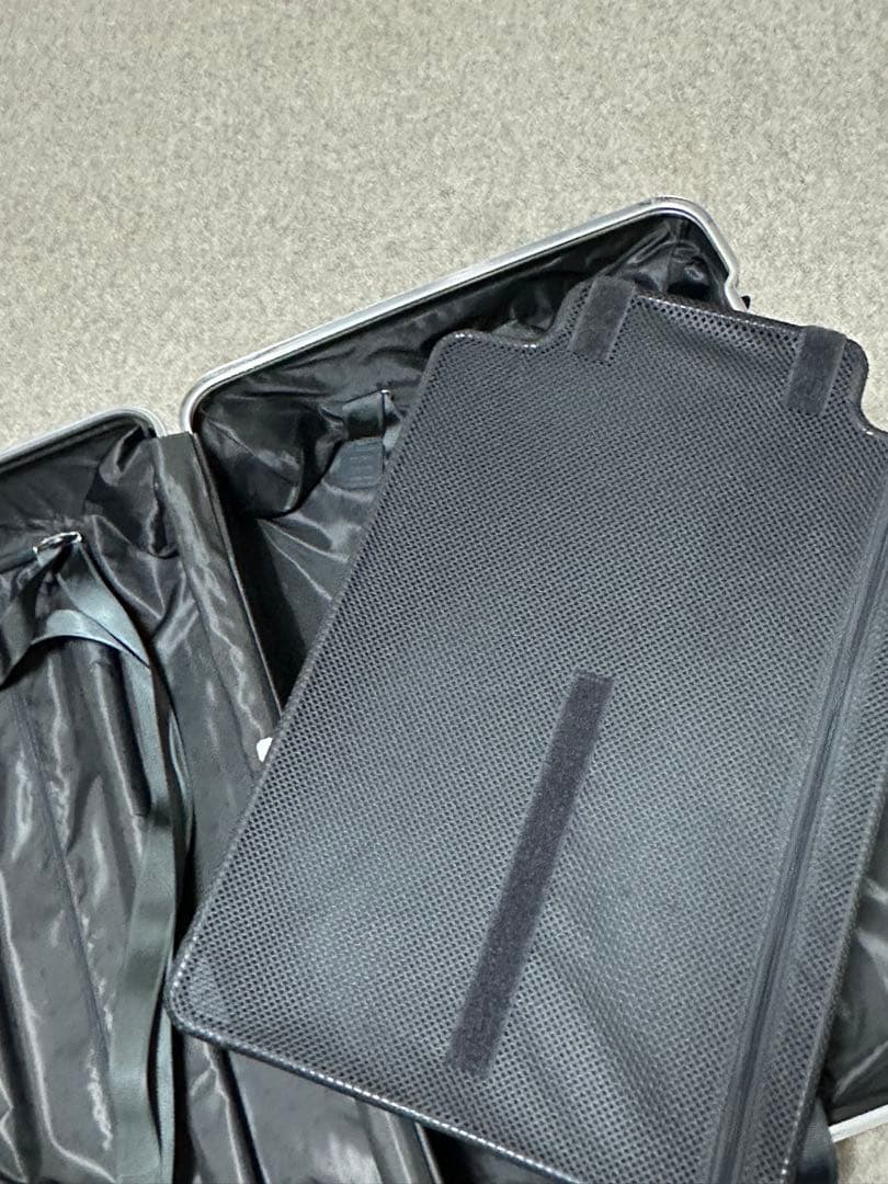 RIMOWA アルミニウムスーツケース TSAロック付き