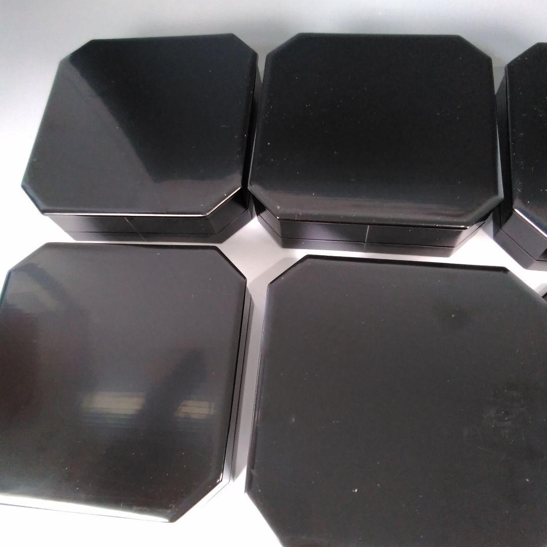 ア142 『塗師　川瀬表完』作　『黒真塗　五重縁高　共箱』茶道具