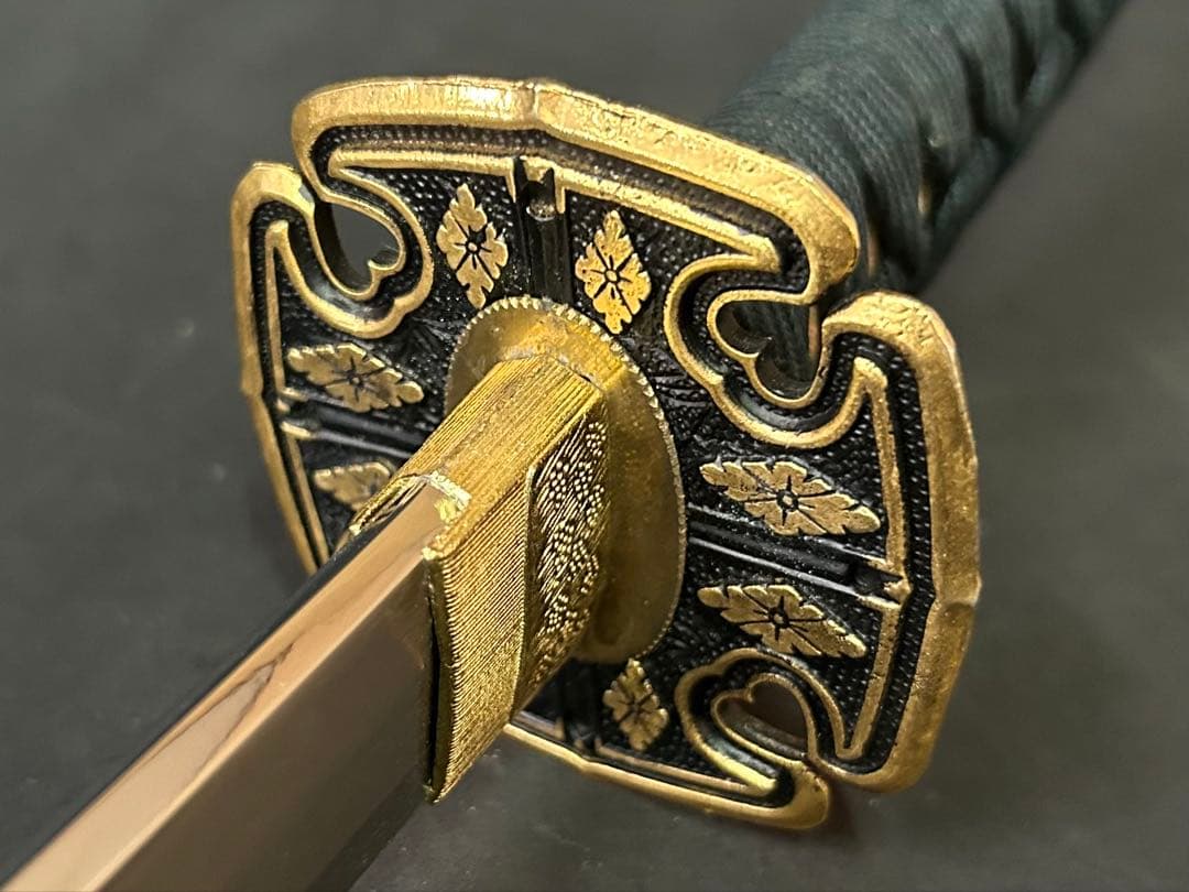 金梨子地花菱散糸巻太刀拵え 模造刀 陣太刀