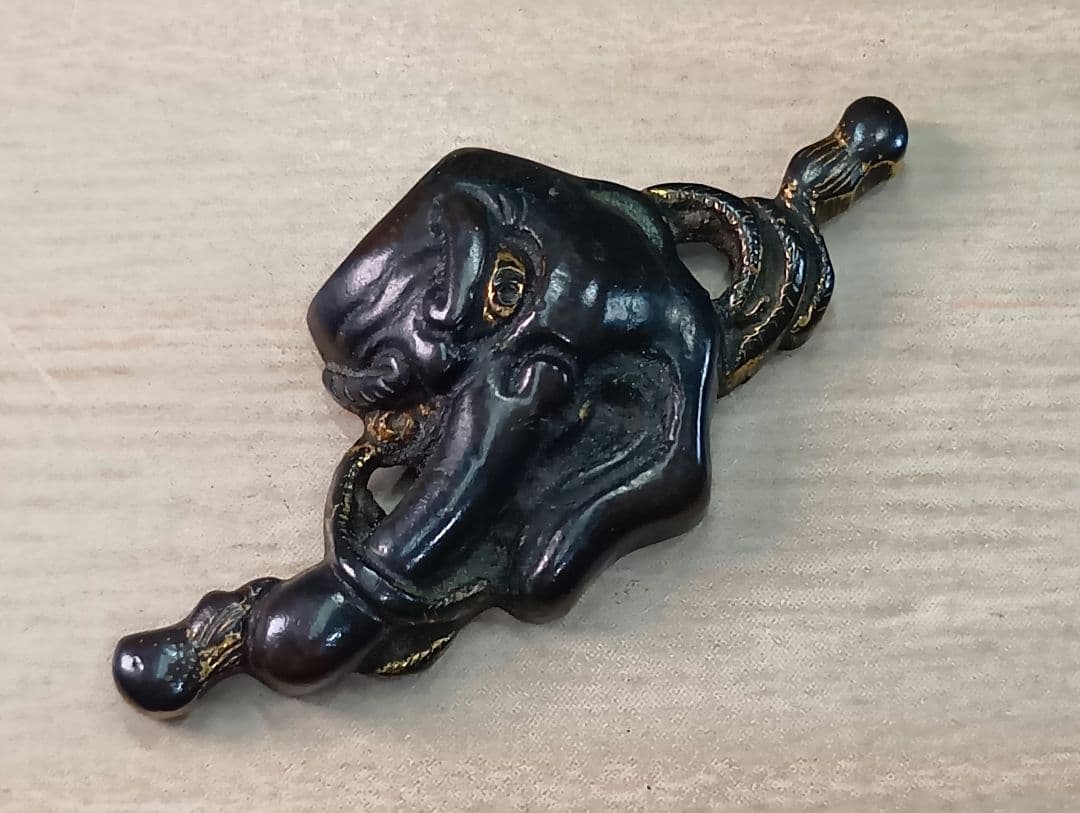 煙草入れ／天狗前金具