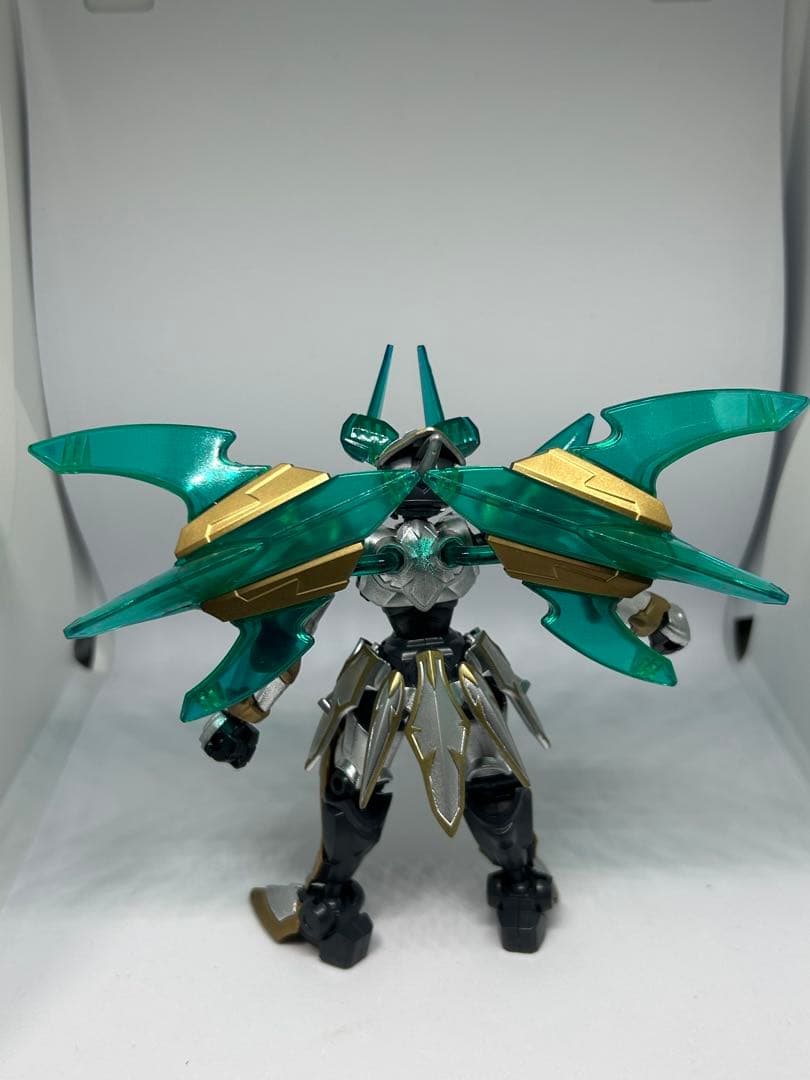 プラモデル　組立済　模型　LBX ダンボール戦機　シャドールシファー　完成品