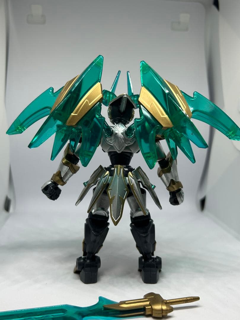 プラモデル　組立済　模型　LBX ダンボール戦機　シャドールシファー　完成品