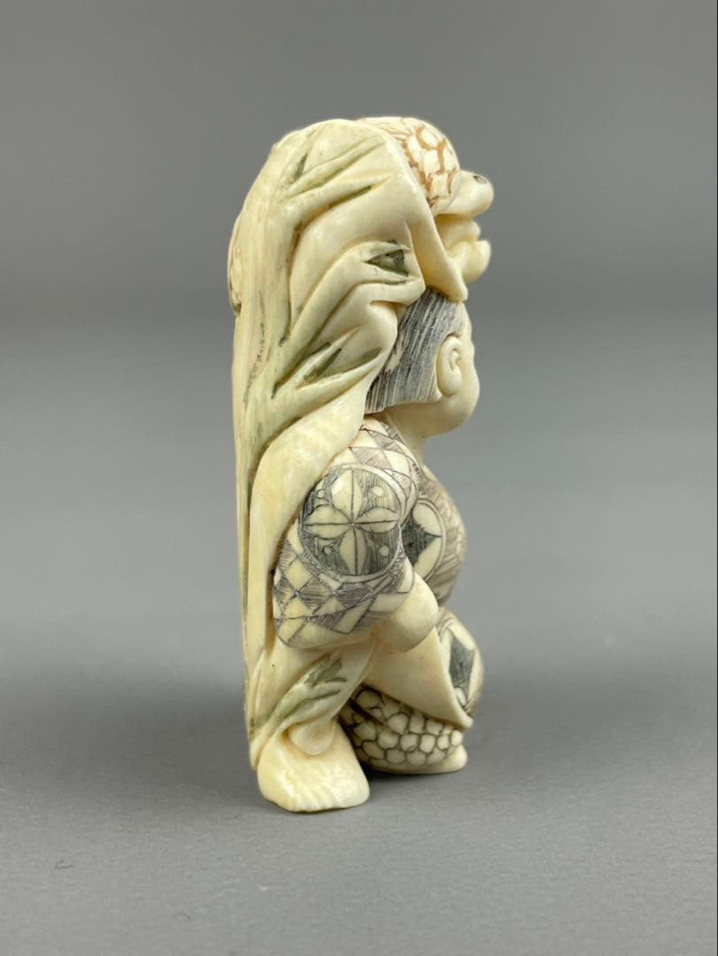 時代根付 極上細密彫り白材 マンモス牙製 作家物 中国美術 天然素材 在銘 美子