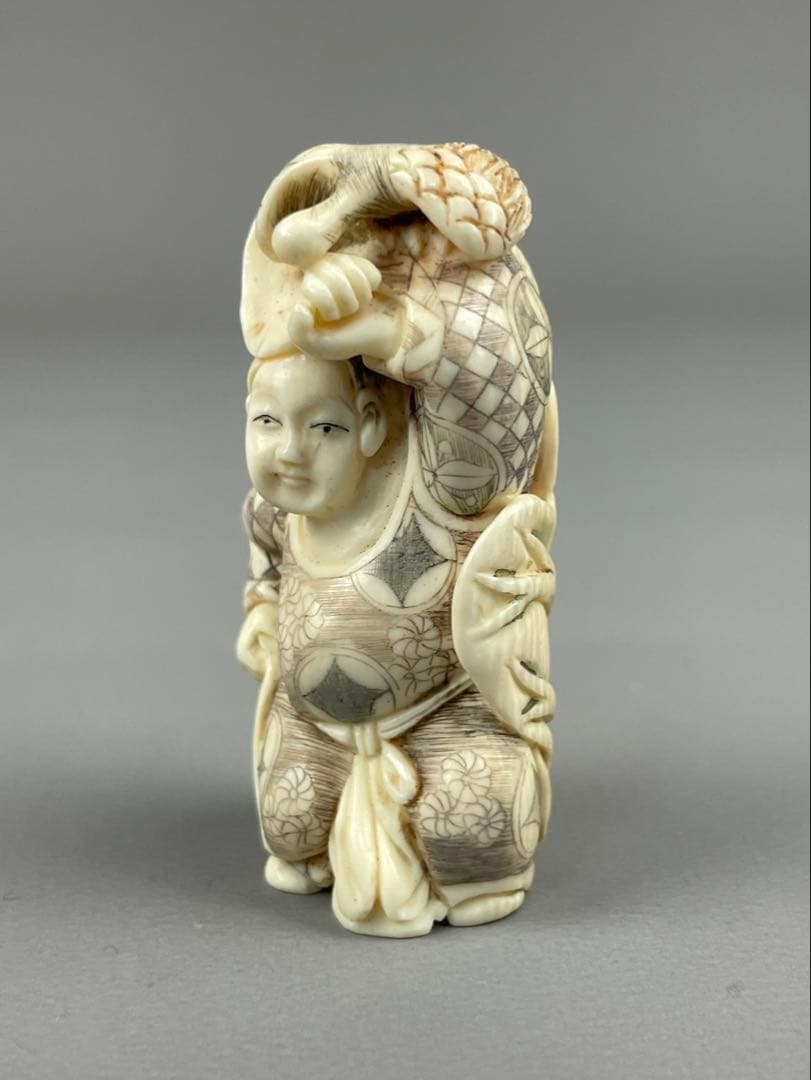 時代根付 極上細密彫り白材 マンモス牙製 作家物 中国美術 天然素材 在銘 美子