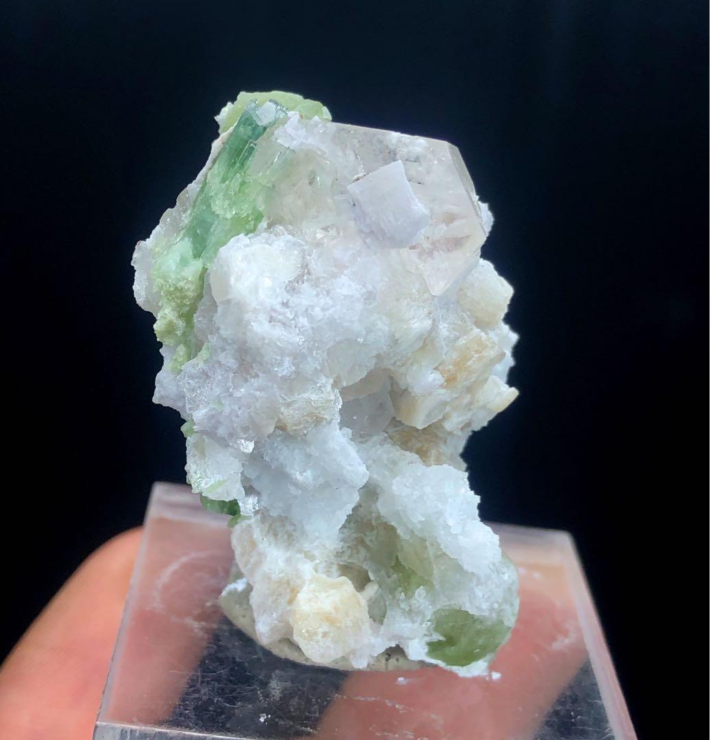 モルガナイトクリスタルの天然グリーントルマリン束