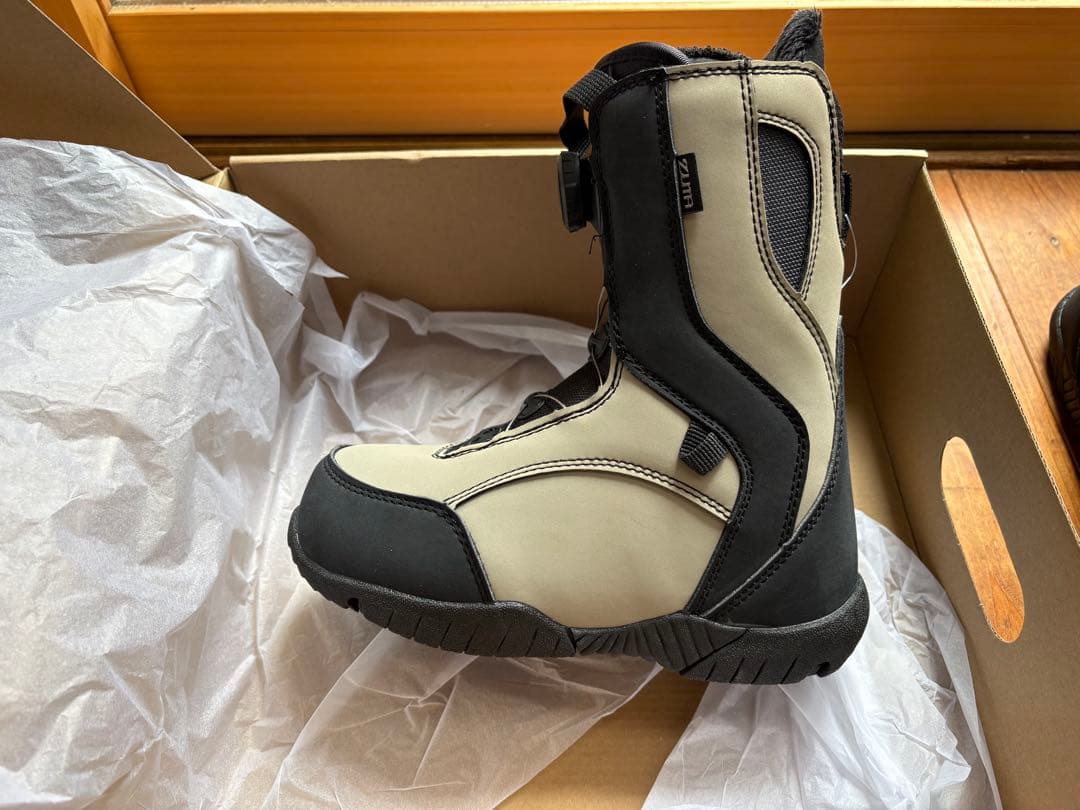 新品未使用ZUMA20.5〜21cmスノーボードブーツ