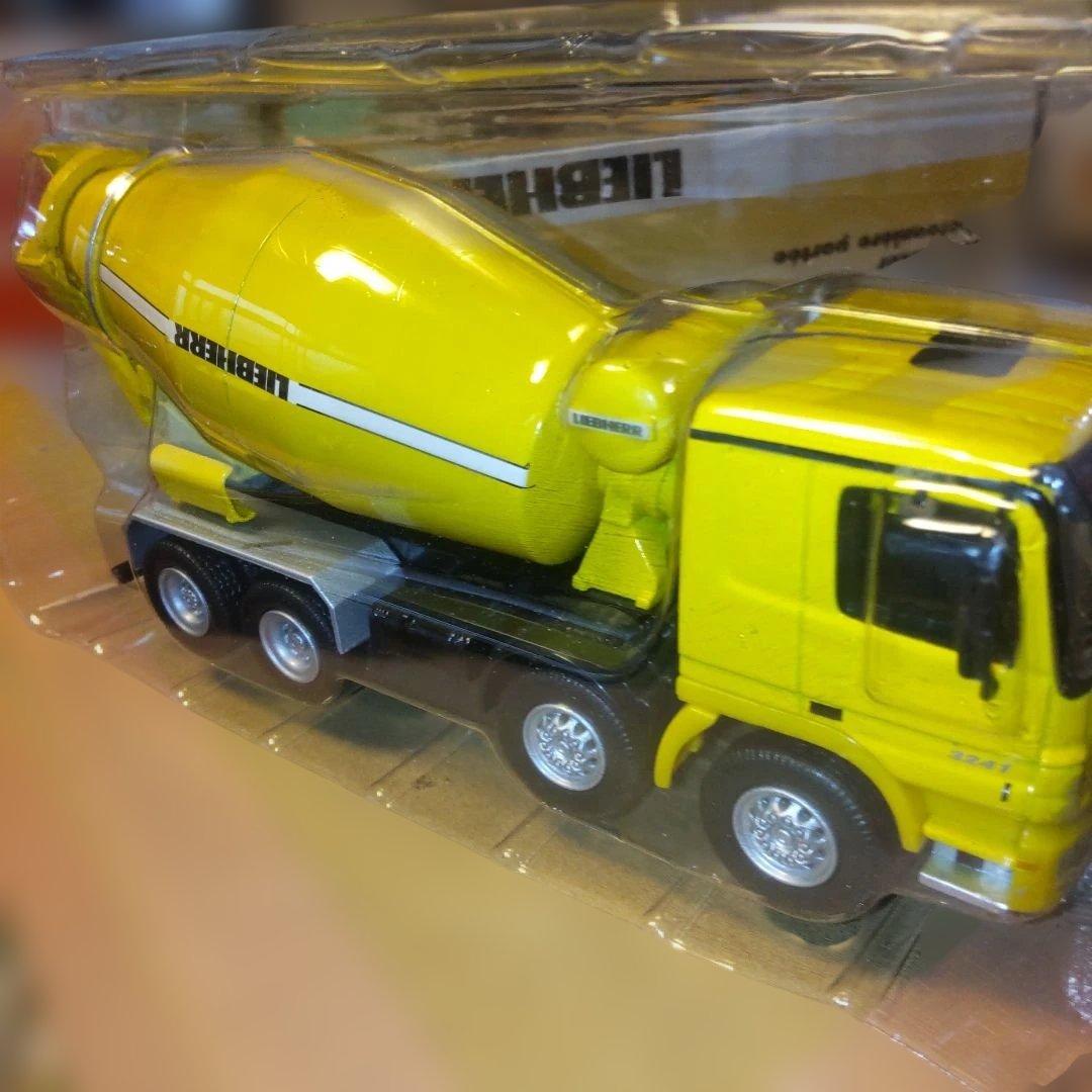 LIEBHERR HTM 904 トラックミキサー　　1/50