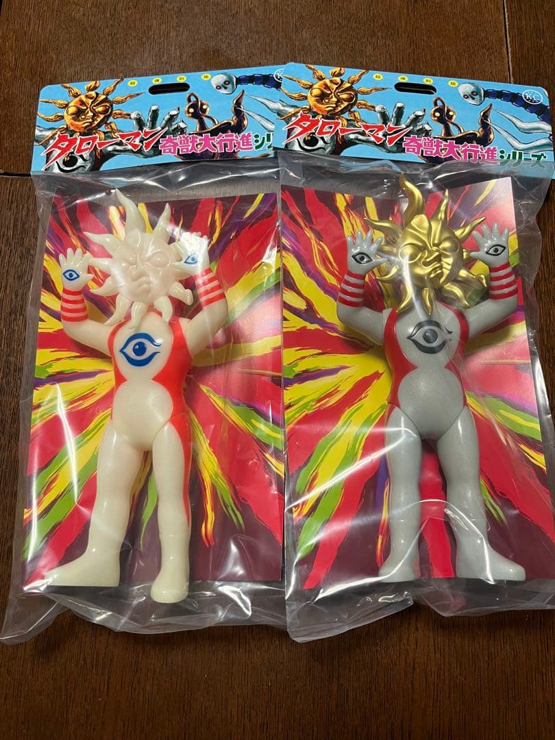 タローマン キタンクラブ　ソフビ　通常　蓄光　2種　岡本太郎　万博　NHK