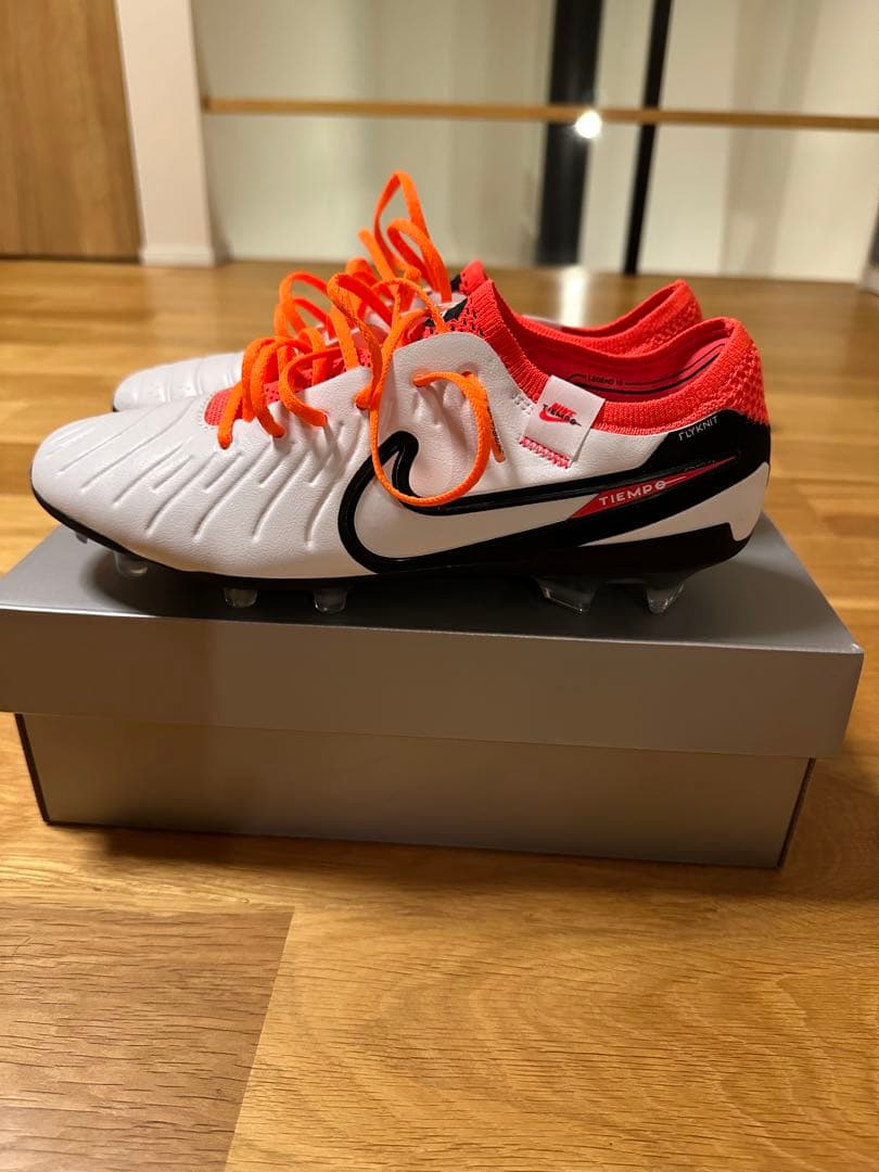 新品未使用　NIKEティエンポレジェンド10エリート　FG 24.0cm