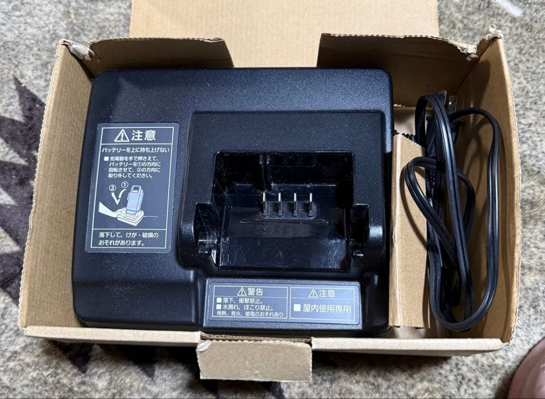 Panasonic 電動自転車バッテリー充電器 NKJ069Z1　箱付き