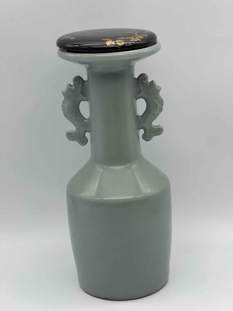 南宋時代　青磁　龍泉窯摩羯耳盤口瓶 花瓶 漆蓋付き 唐物 (A-74)