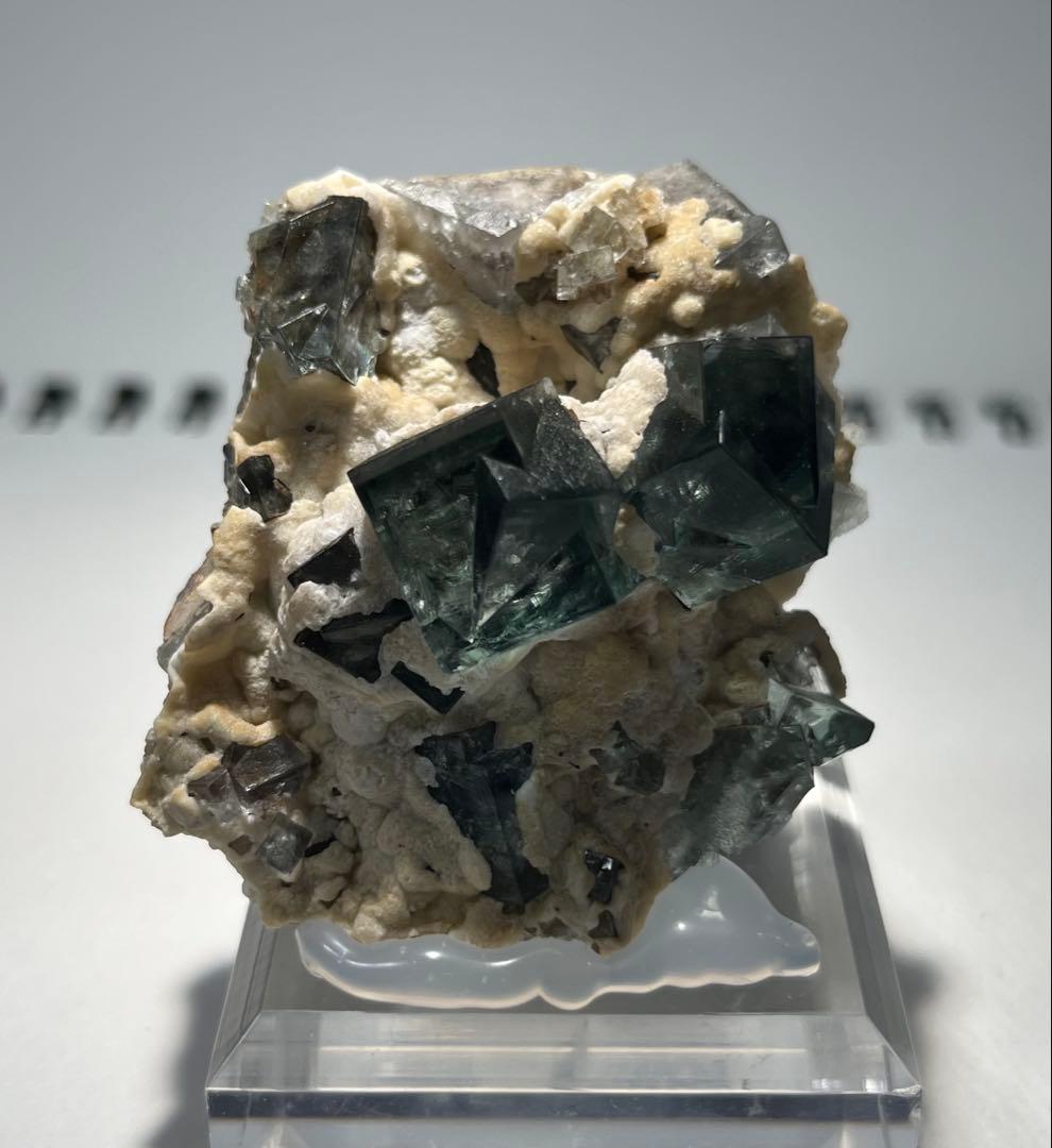 Helens pocket産　フローライト　蛍石　原石　鉱物　鉱物標本