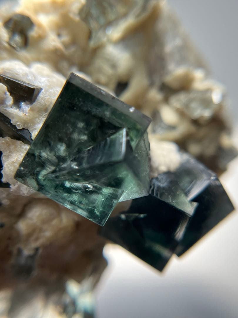 Helens pocket産　フローライト　蛍石　原石　鉱物　鉱物標本