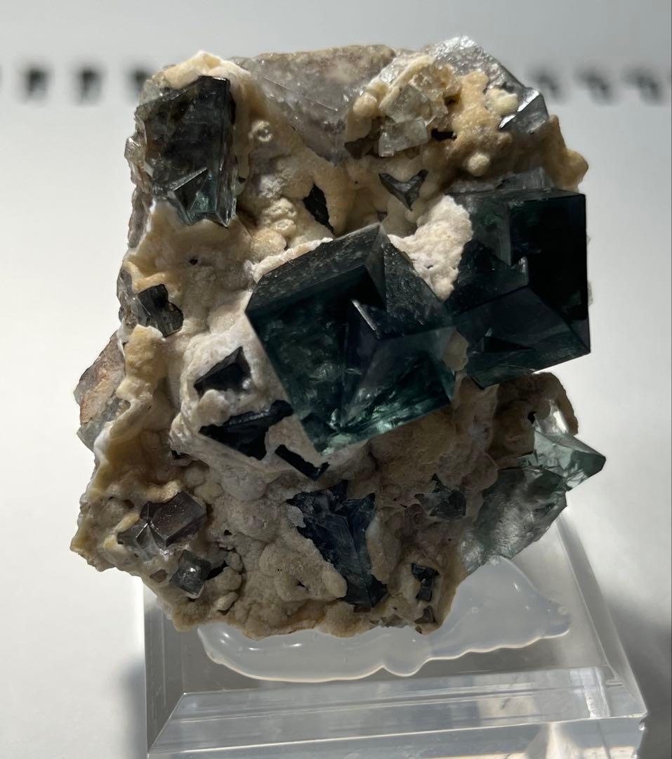 Helens pocket産　フローライト　蛍石　原石　鉱物　鉱物標本