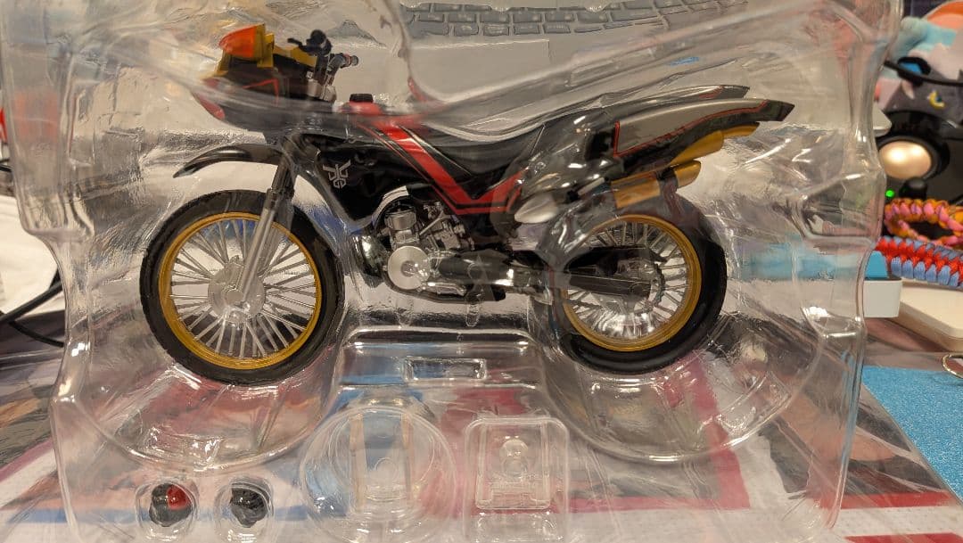 フィギュアーツ　ビートチェイサー2000