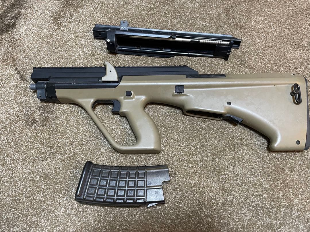 東京マルイ　AUG ハイサイクル　多弾マガジン　タンカラー