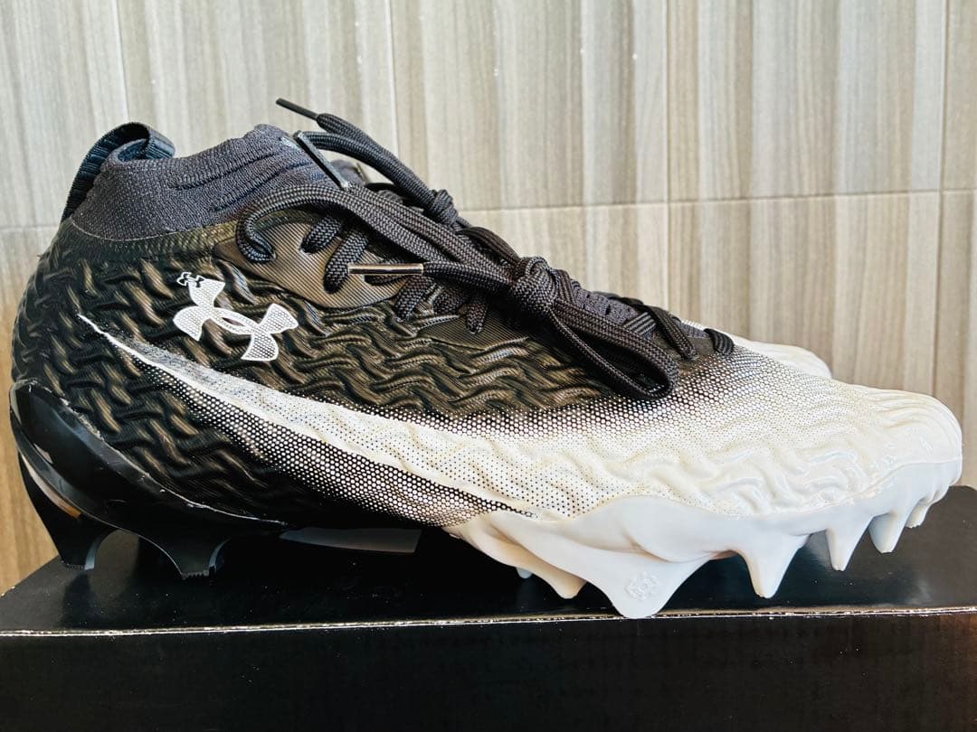 ⭐︎希少未使用⭐︎UNDER ARMOUR SPOTLIGHT PRO 2025 黒