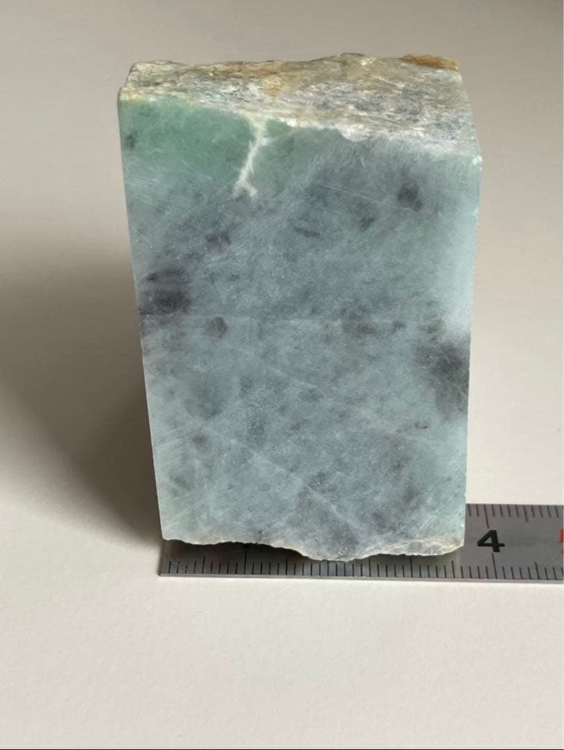 【国産鉱物】糸魚川翡翠　青海の山翡翠