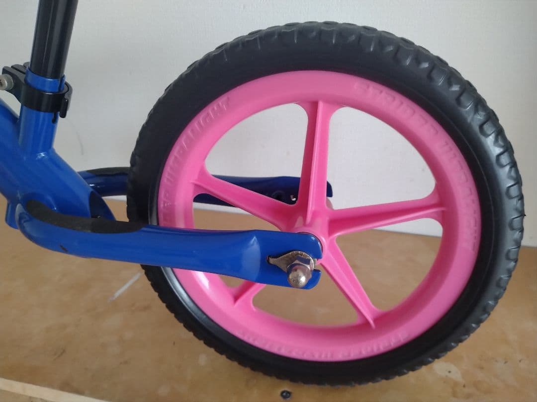 【室内保管】ストライダー スポーツ12インチ　ブルー×ピンク/STRIDER