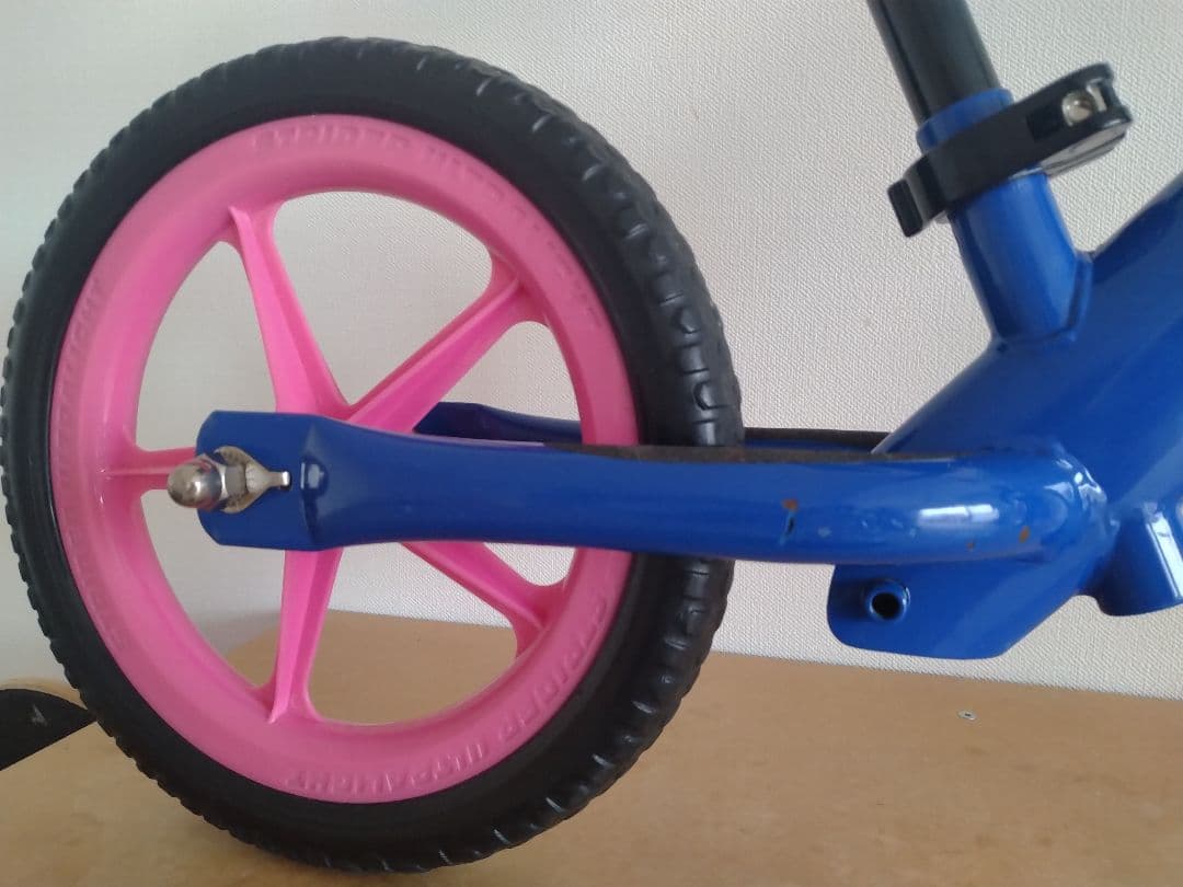 【室内保管】ストライダー スポーツ12インチ　ブルー×ピンク/STRIDER