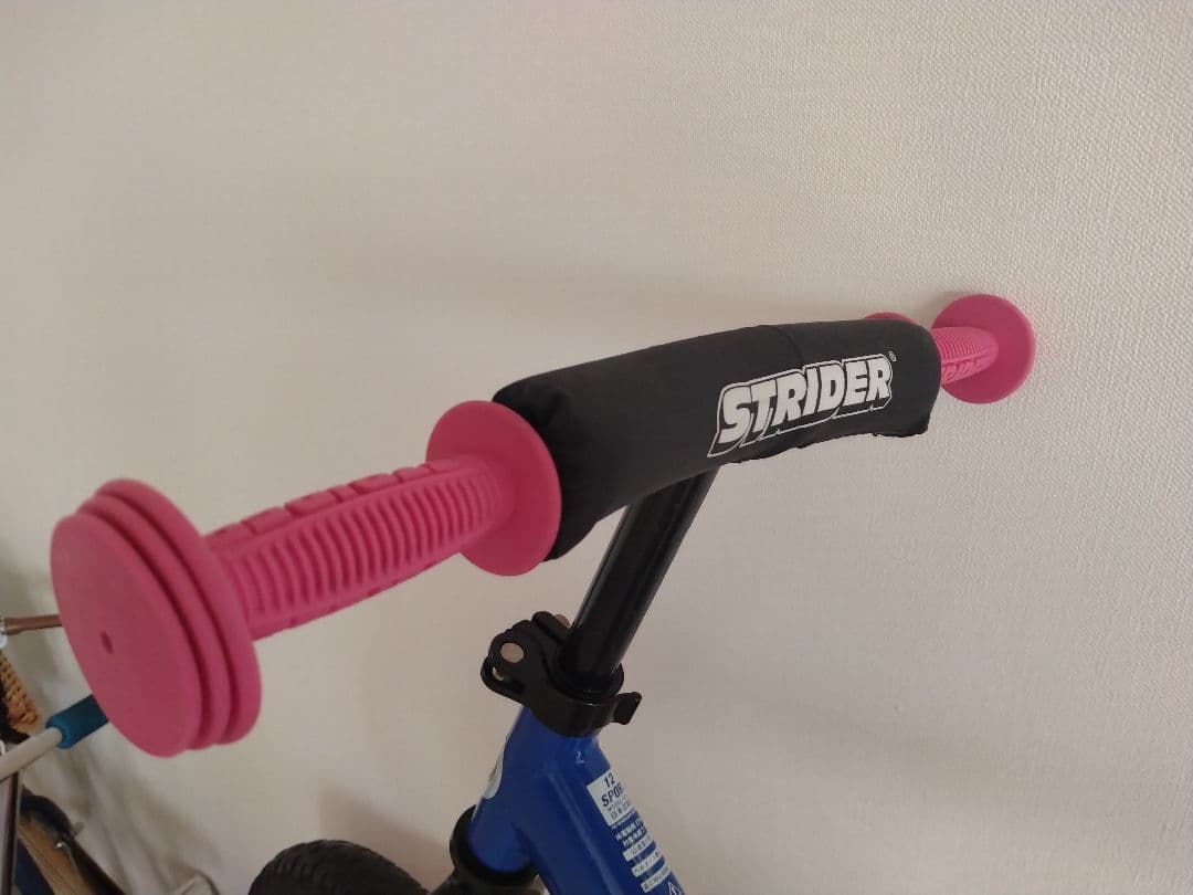 【室内保管】ストライダー スポーツ12インチ　ブルー×ピンク/STRIDER