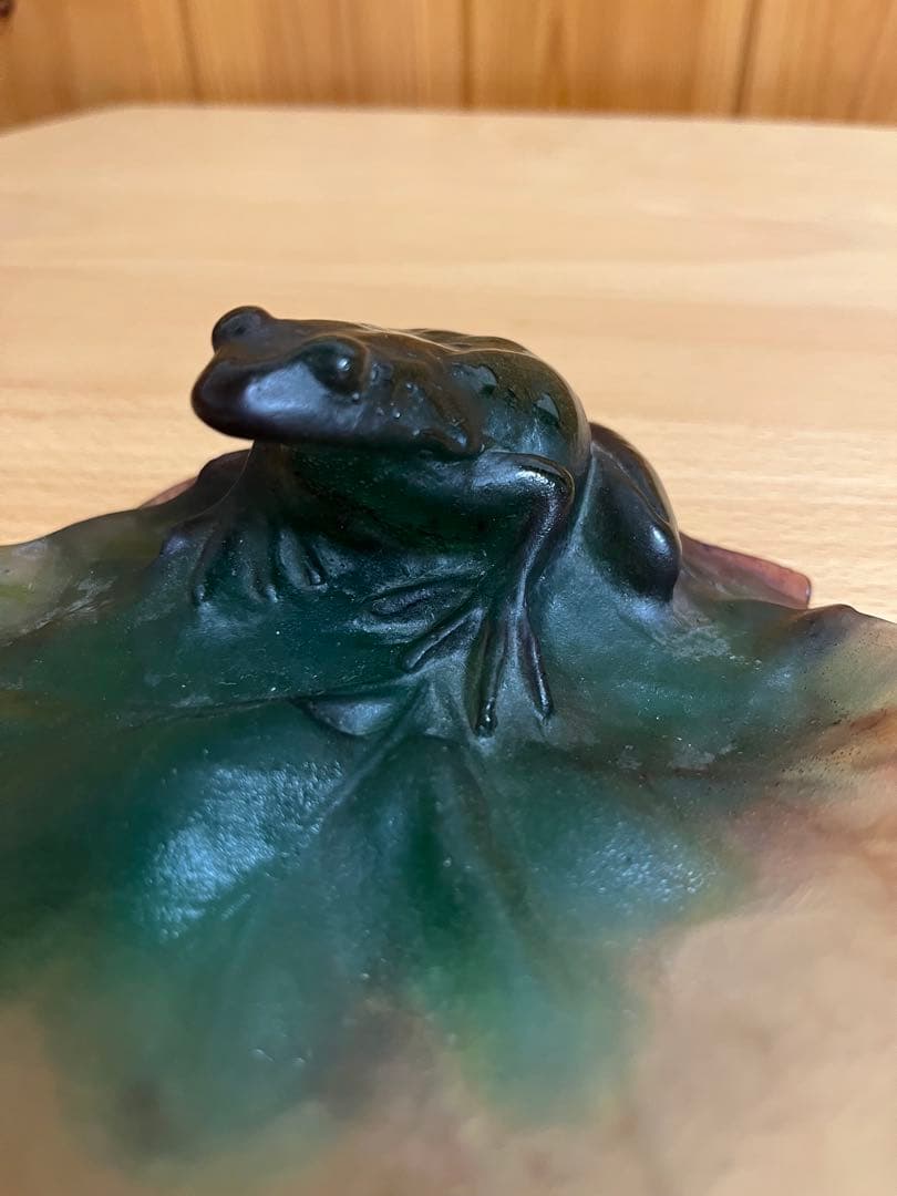 ドーム・ナンシー　ガラス　カエル