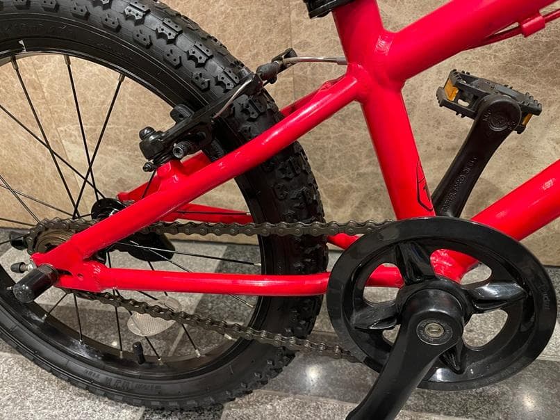 ヨツバサイクル-18インチ-ヒーローレッド-junior-手渡しのみ