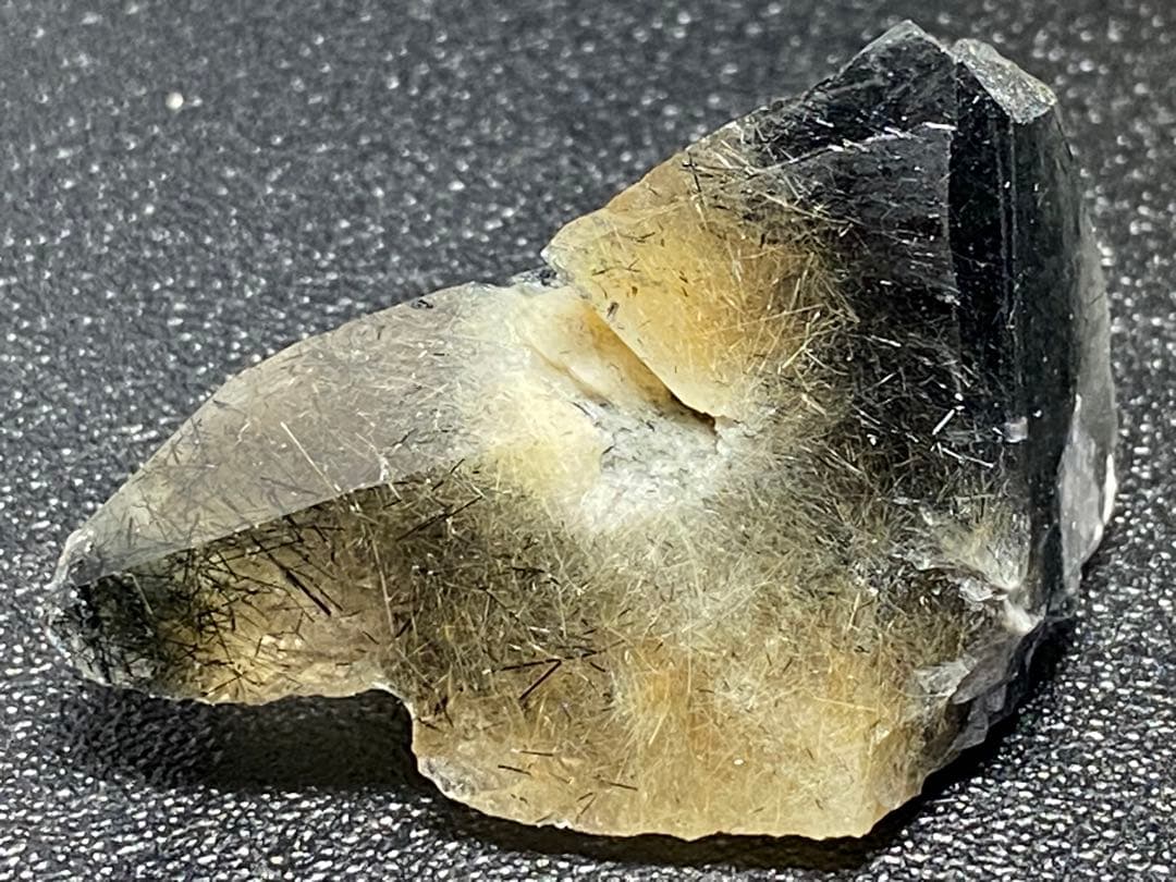 ザギ水晶　ザキ鉱山　ザギマウンテンクォーツ　ルチル入り　24.2g