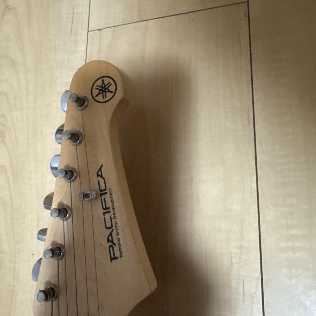 ギター Yamaha PACIFICA 012