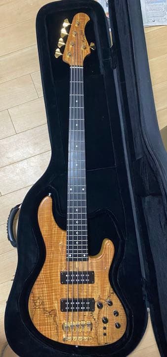 【最終値下げ】美品レア　バッカス5弦ベース