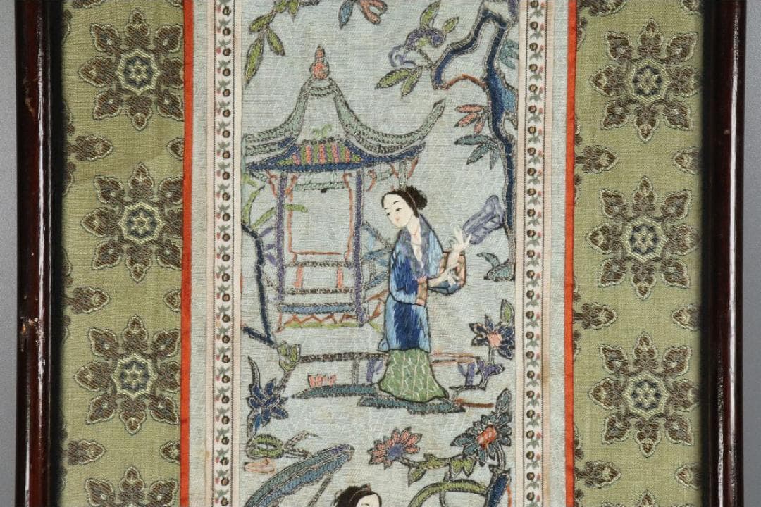 【珍】　★ 額装 亭台仕女図繍片 ★　民国時期　刺繍 仕女紋 亭台紋　民間織繍