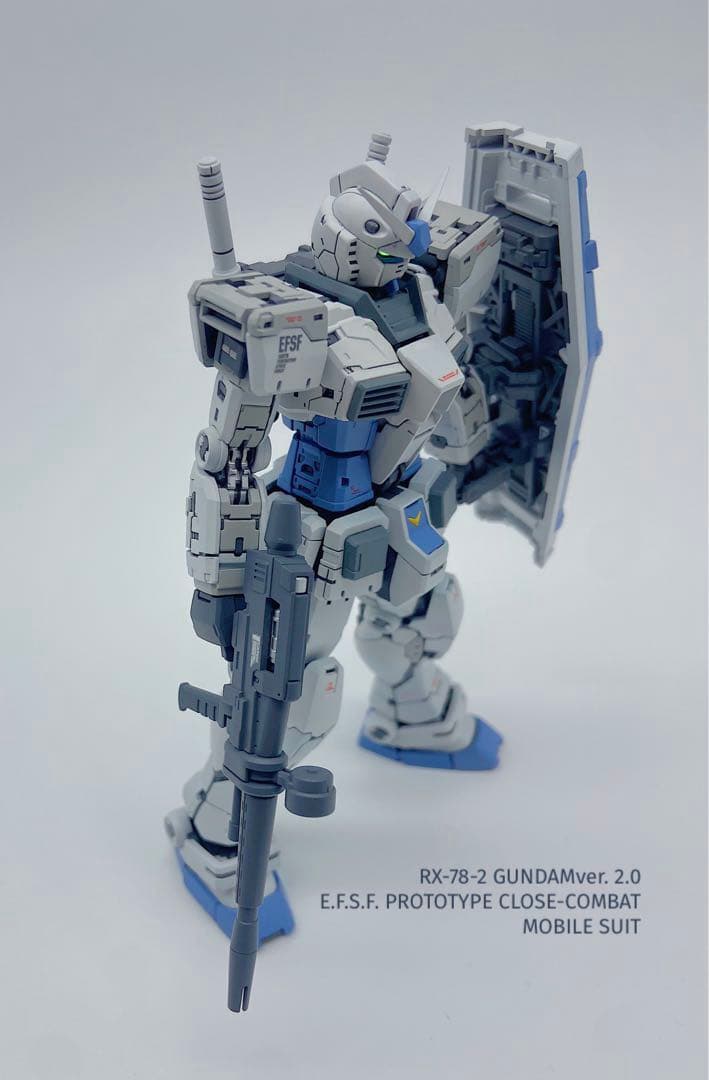 RG RX-78-2ガンダムVer.2.0 【G-3カラー】 全塗装　完成品