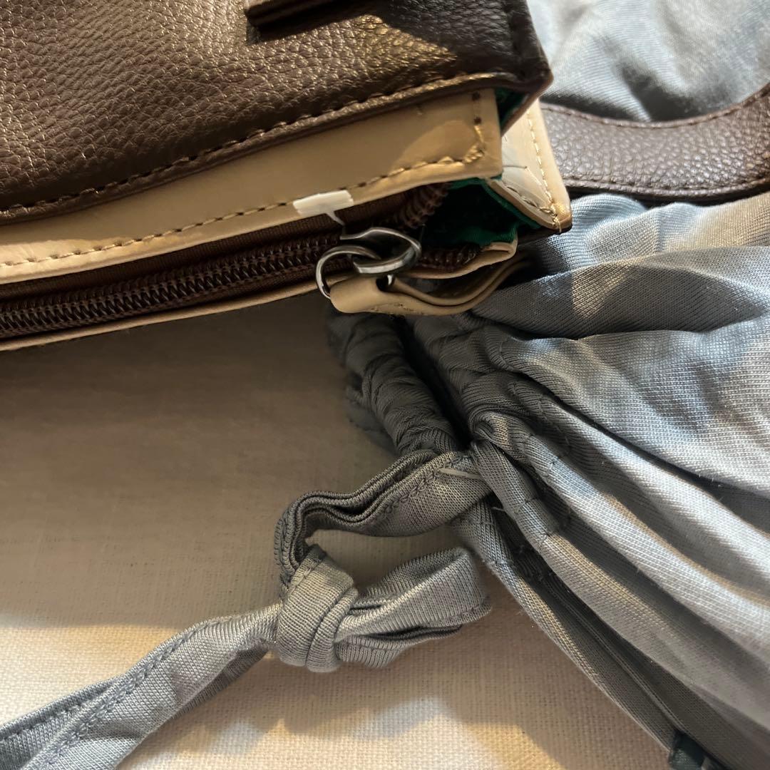 エミレーツ航空　ファーストクラス　アメニティセットとパジャマ