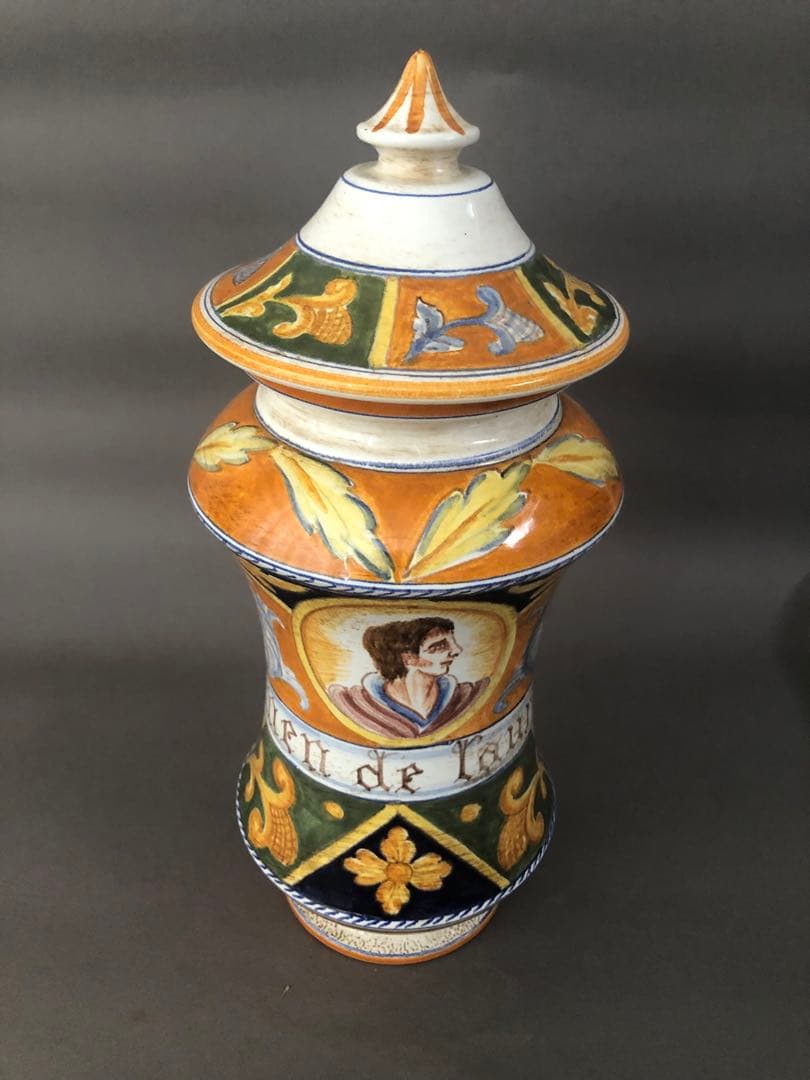 イタリア陶器　薬壺