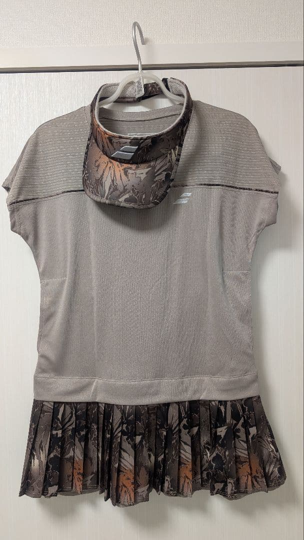 値下げ【1-2回着用/セット販売】バボラ テニス ワンピース ＆ サンバイザー