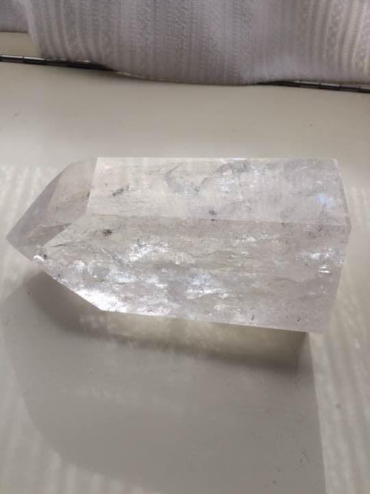 透明感のある水晶 美しいイシスあり お部屋に一つ！