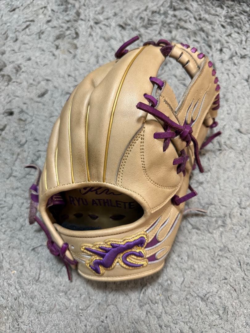 RYU 6周年グローブ