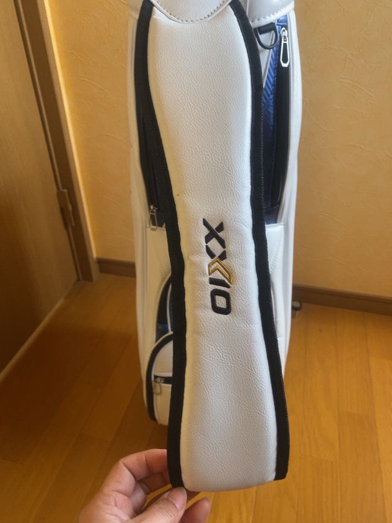 XXIO キャディバッグ ホワイト/ネイビー