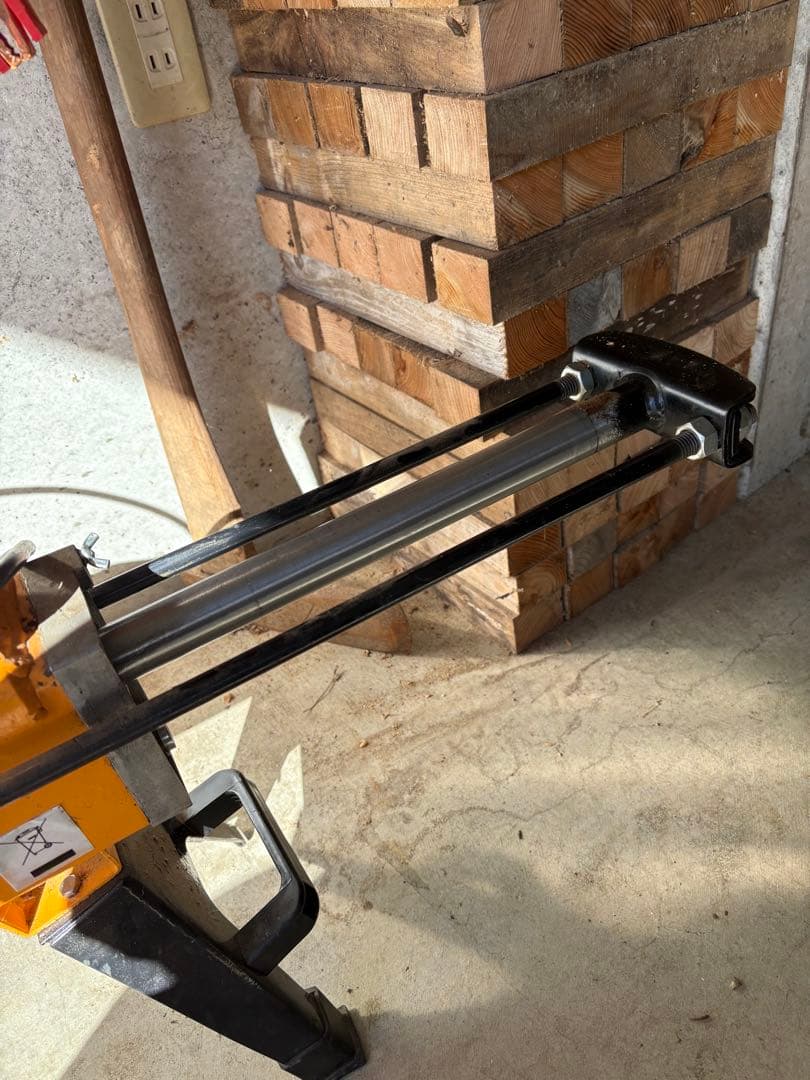 電動薪割り機　新潟県十日町市発　引き取り限定