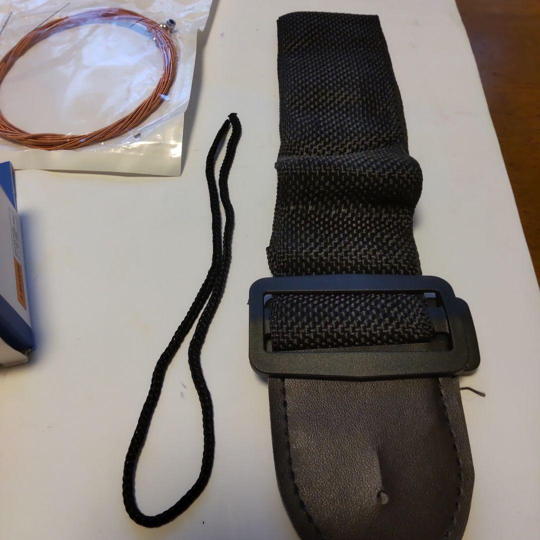 (新品！)ホワイトカッタウェイアコースティックギター