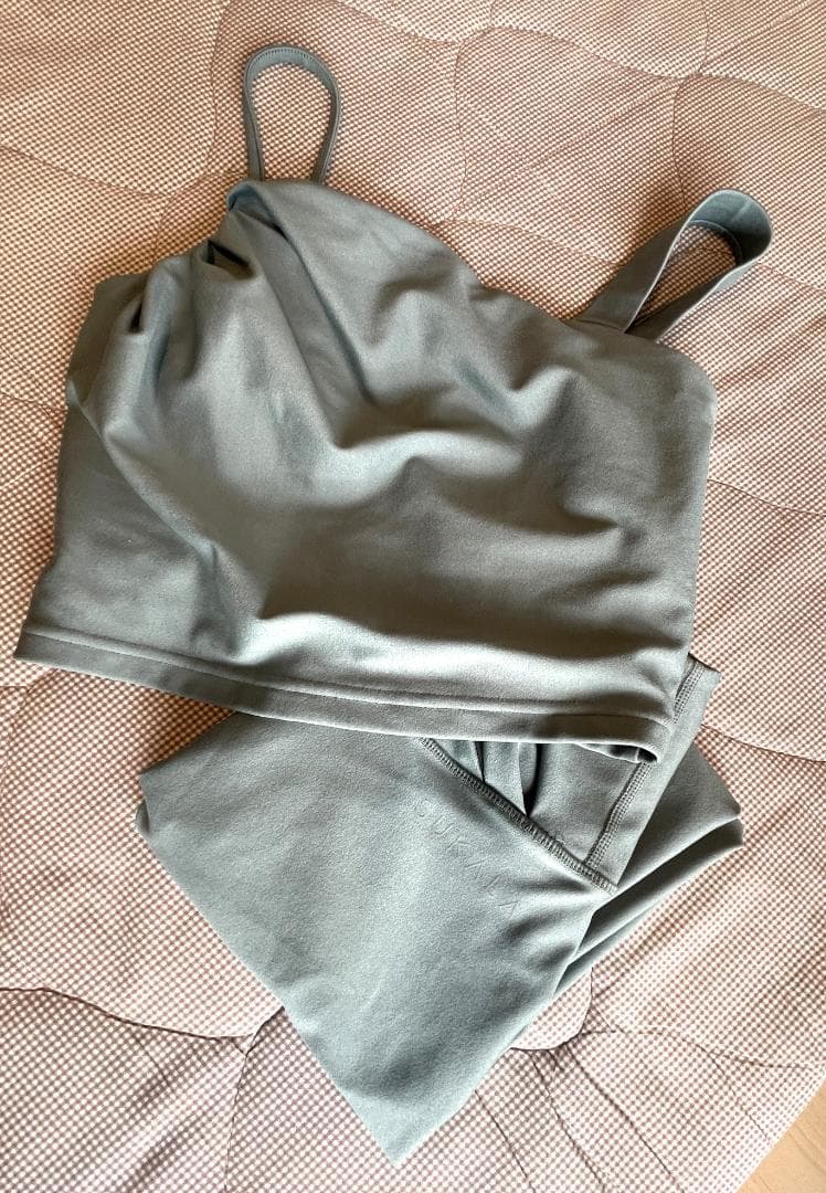 【SUKALA】アシンメトリーギャザーブラトップ＆レギンス