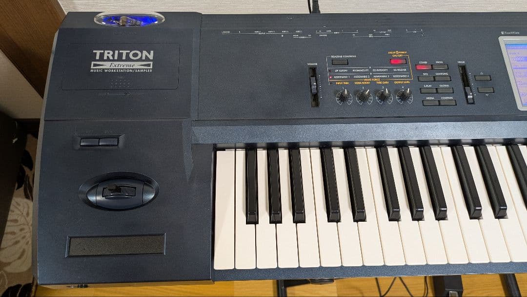 最終価格 KORG TRITON Extreme 76 +ケース&ペダル付