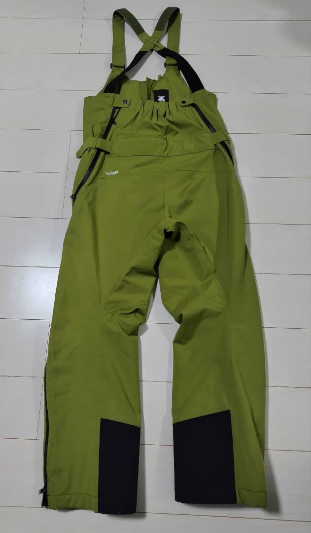 23/24モデル デサントスキーウェア　上下セット　クリーニング済み