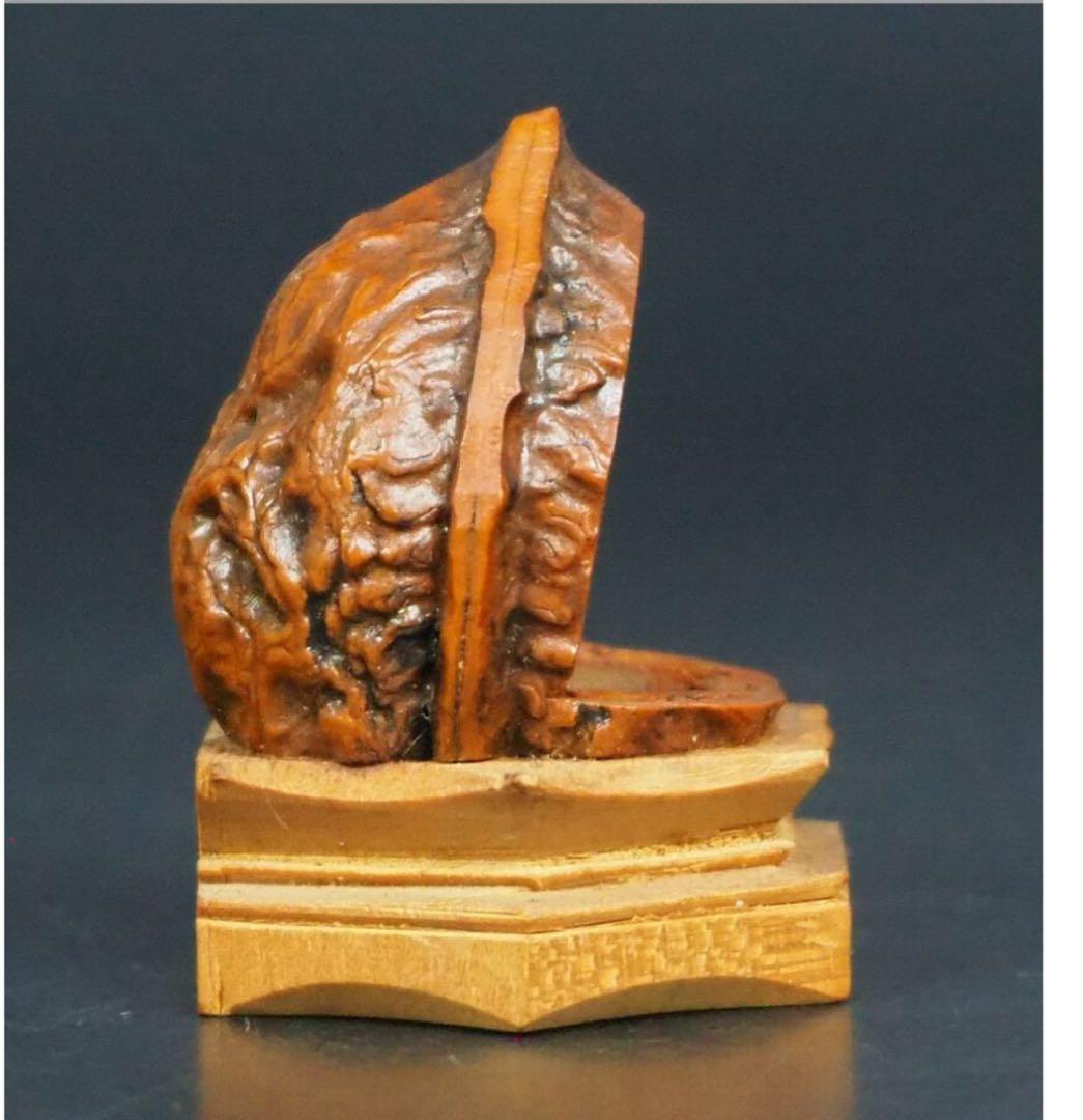 送料無料　440年続く 会津柳津 微細彫刻　金坂富仙作　胡桃の中に七福神