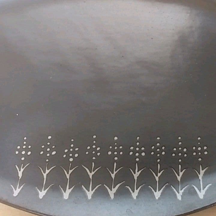 玉田彰　2000年主要国首脳会議・沖縄サミット首里城夕食会　器（きび穂花紋平皿）