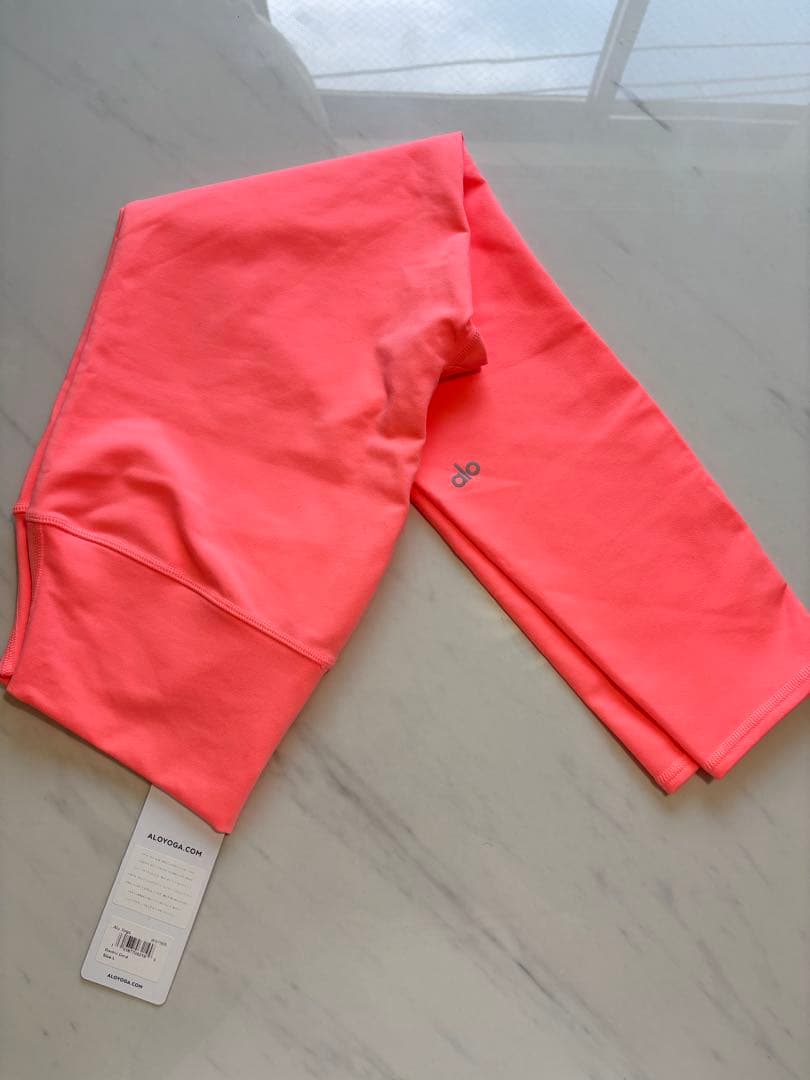 【新品未使用】aloyoga トップス　レギンス　上下セット